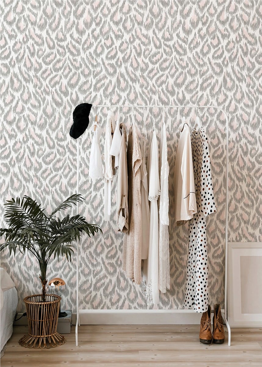 0060419_electra-blush-leopard-spot-string-wallpaper